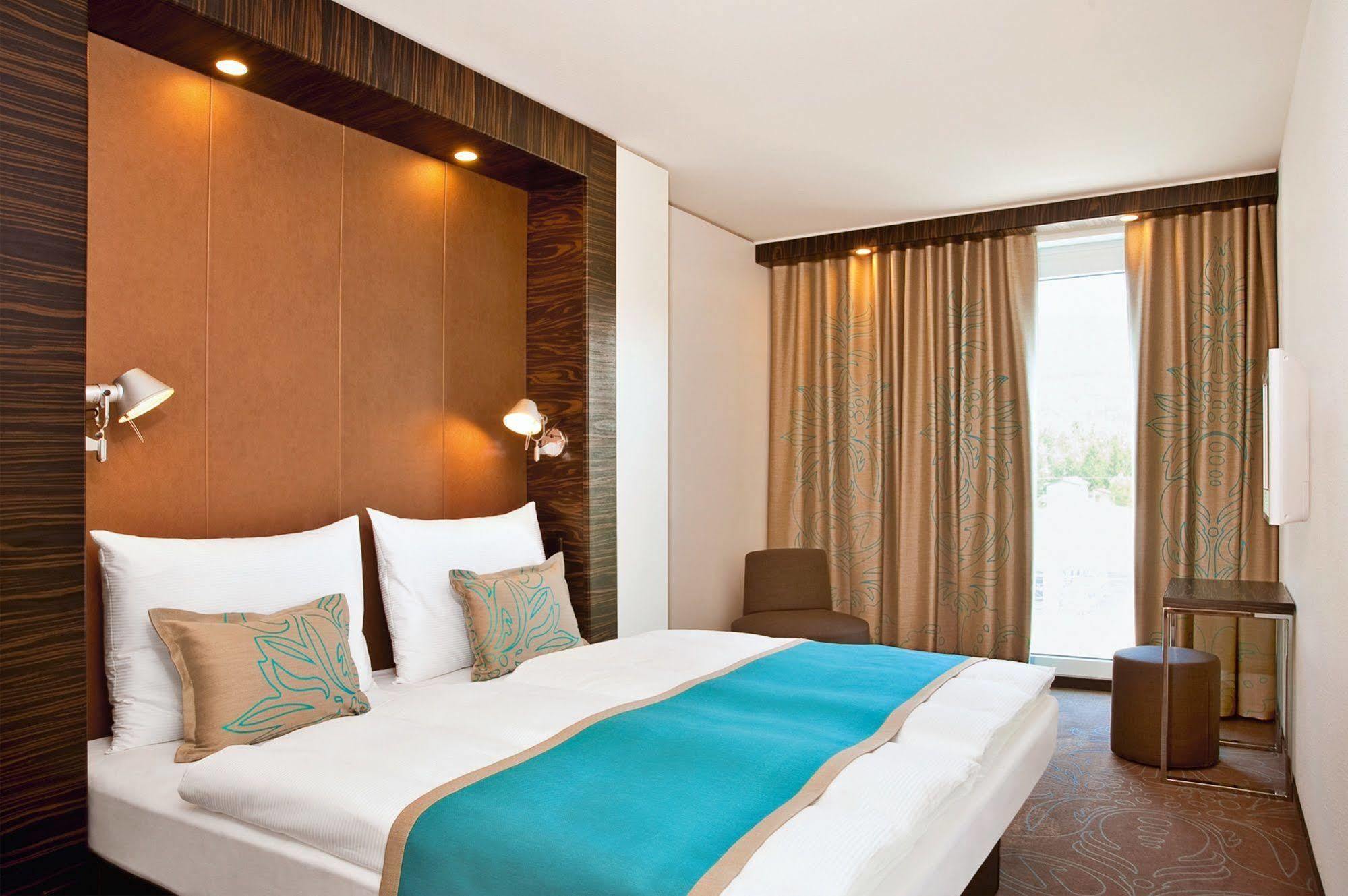 Motel One Berlin-Potsdamer Platz Exterior foto